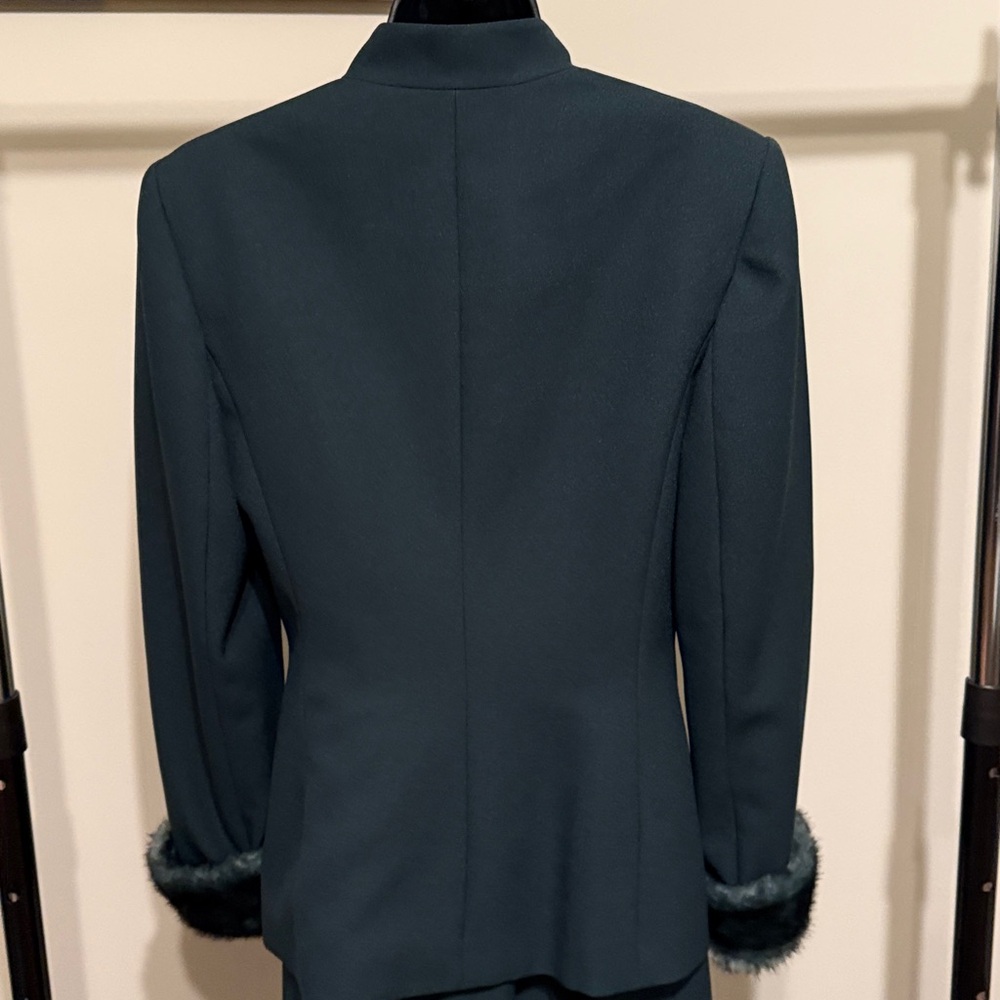 Emily 2 pc suit - Picture 4 of 5